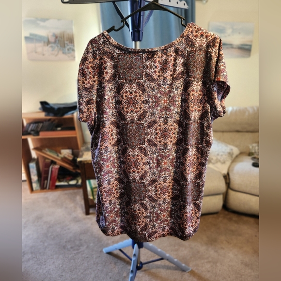 Shirt - Picture 2 of 3